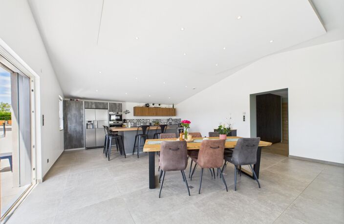 Maison individuelle, 8 garages, jardin — photo 3
