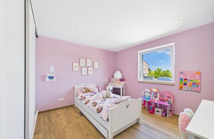 Maison individuelle, 8 garages, jardin — photo 4