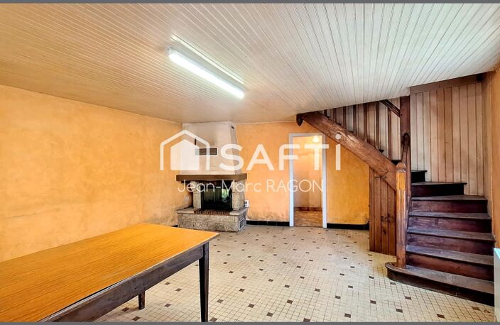Maison à rénover avec dépendances et jardin. — photo 2