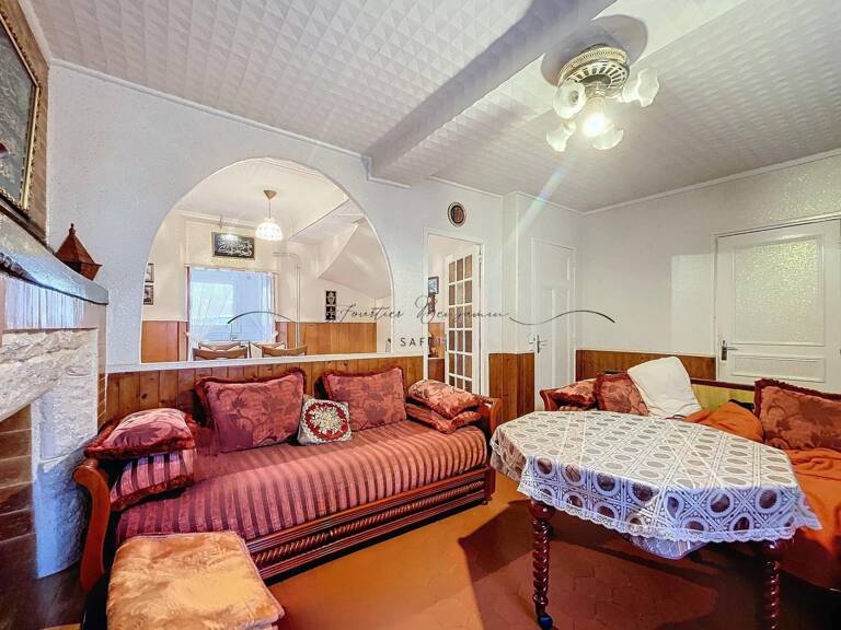 GOUAIX  MAISON FAMILIALE AVEC ANCIEN LOCAL COMMERCIAL  132 M² — photo 1