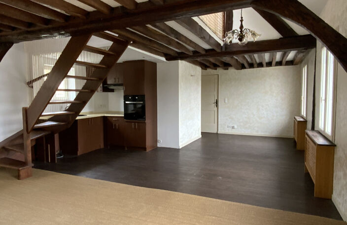 A LOUER centre ville charmant F3 en duplex — photo 2