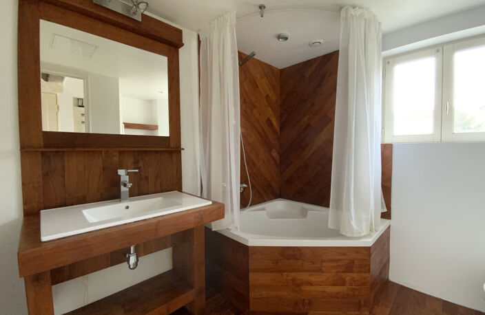 A LOUER centre ville charmant F3 en duplex — photo 4