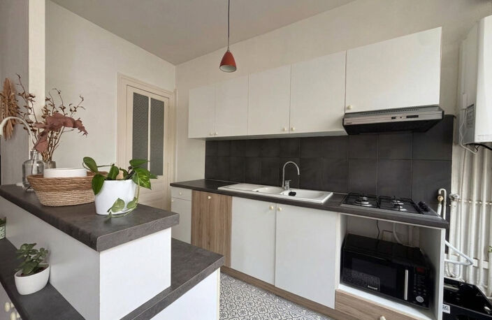 BORDEAUX - SAINT SEURIN - APPARTEMENT - T3 - 86 m2 Loi Carre — photo 2