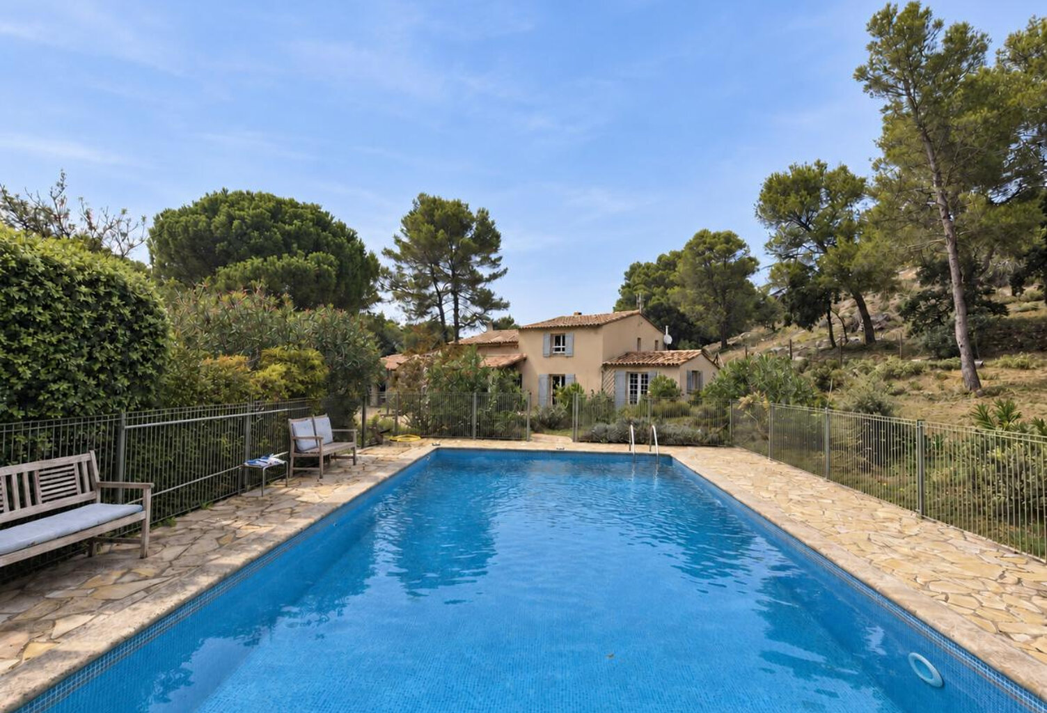 Maison de charme rénovée avec piscine au coeur du Luberon — photo 1