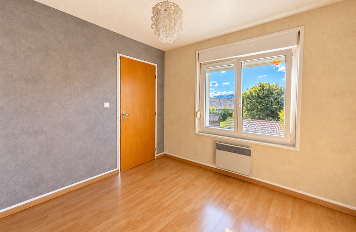 TREVILLERS - APPARTEMENT F3 AVEC GARAGE — photo 5