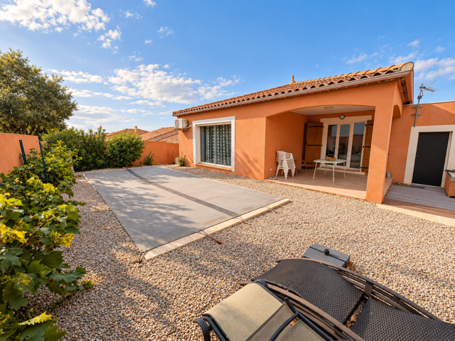 Vends villa de plain pieds 3 faces, 3 chambres, avec garage — photo du bien