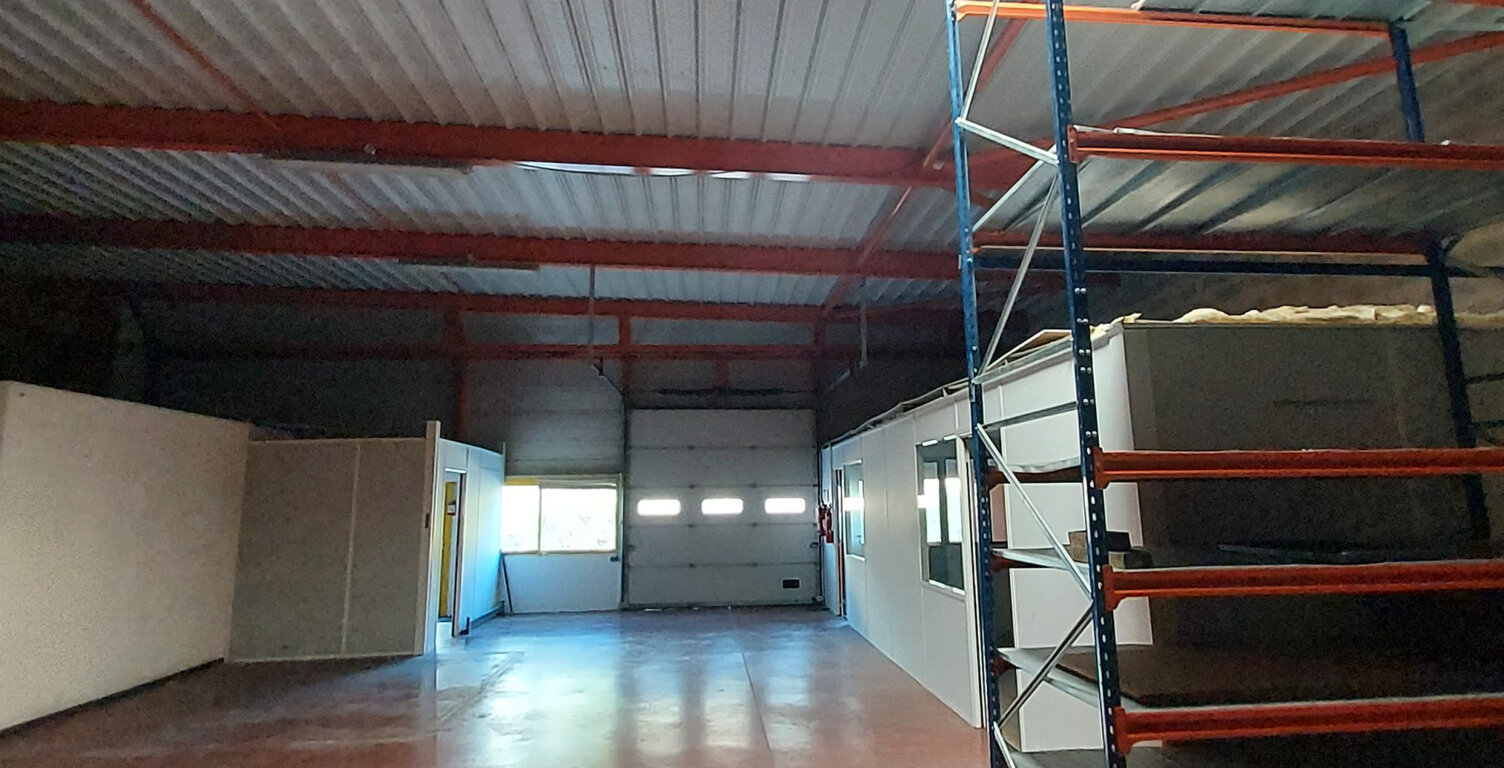 226 M2 BUREAUX / ENTREPÔT LOT 310 ZONE D'ACTIVITE DE ST HENR — photo 1