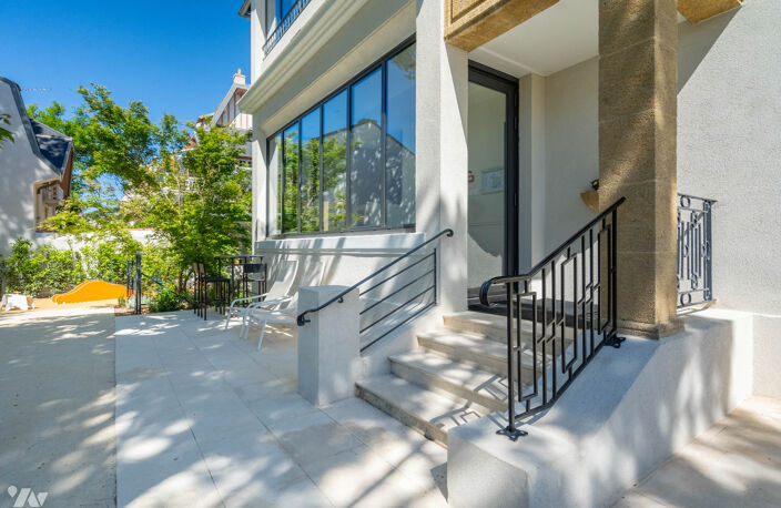 Vente maison 12 pièces 440 m² Marseille 8 (13008) — photo 3