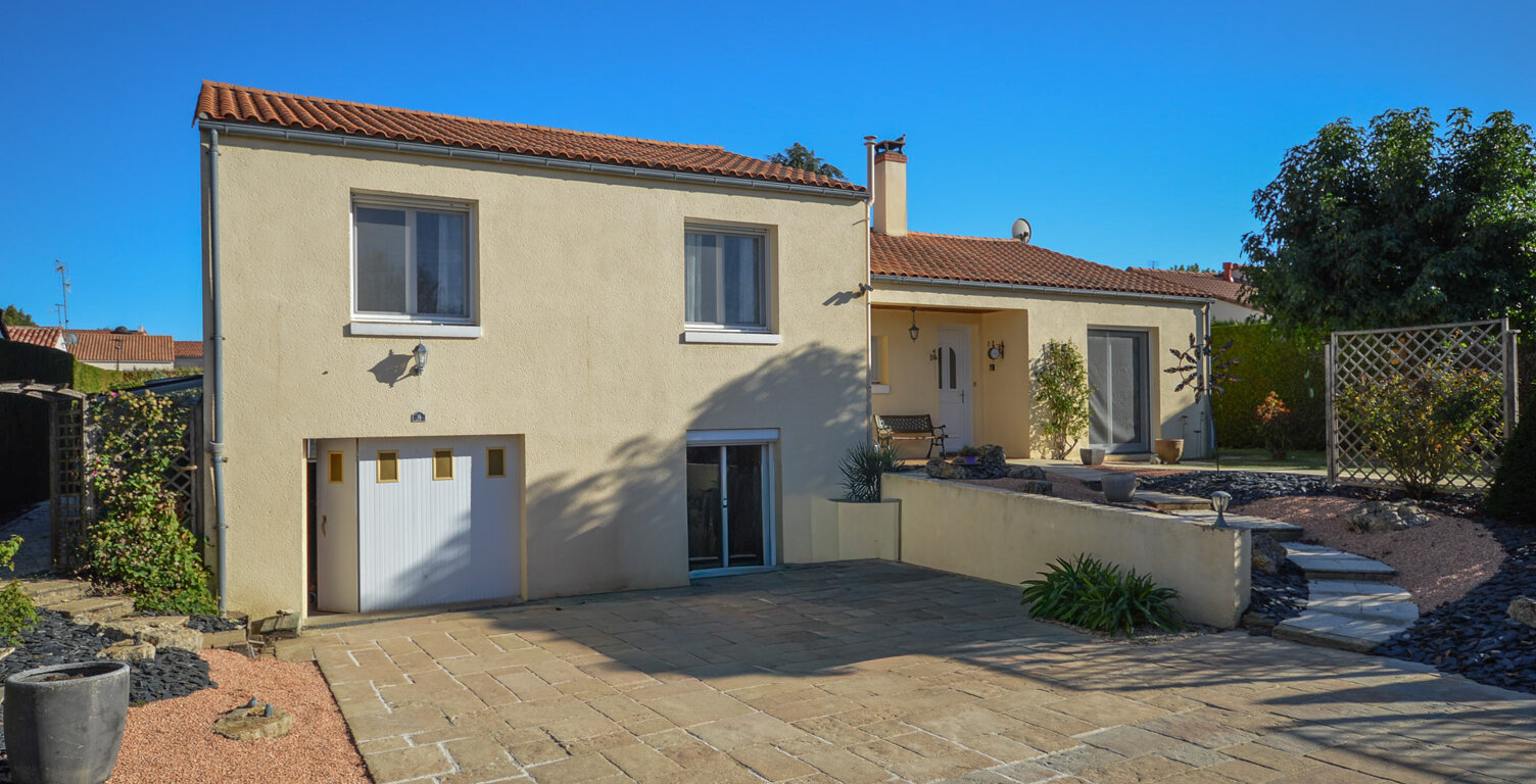 7 minutes LA CHATAIGNERAIE - Jolie maison d'habitation 4 cha — photo 1
