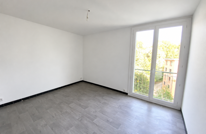 AVENUE RIONDET - reine victoria - Type 4 - terrasse — photo 5