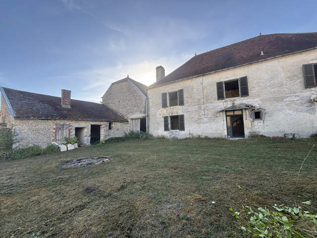 AUBE( 10) Proche de Bar/Seine : Ancien corps de ferme à réno — photo du bien