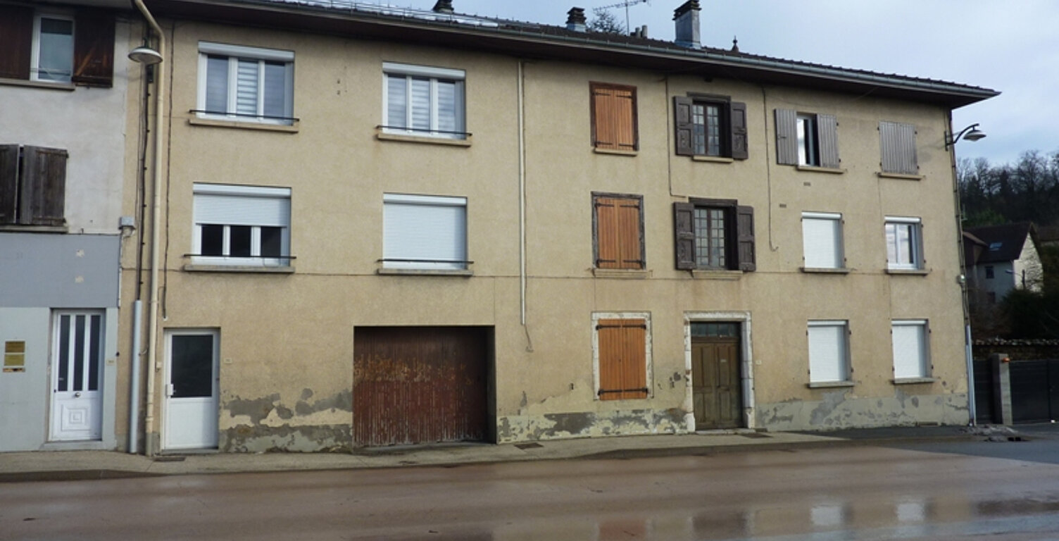 Bâtiment à aménager sur 3 niveaux ? Montferrat — photo 1