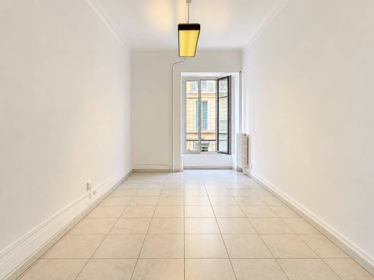 Local commercial — photo 1