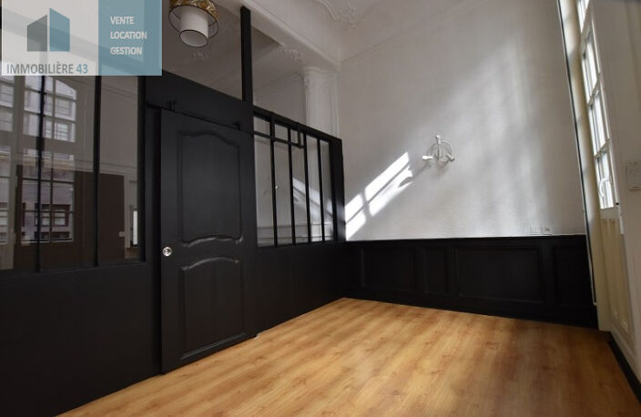STUDIO CUIS EQUIPEE LE PUY EN VELAY - 1 pièce(s) - 35 m2 — photo 2