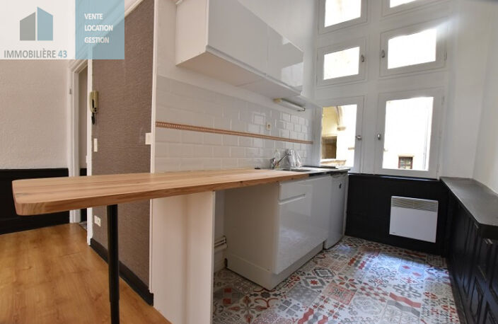 STUDIO CUIS EQUIPEE LE PUY EN VELAY - 1 pièce(s) - 35 m2 — photo 3