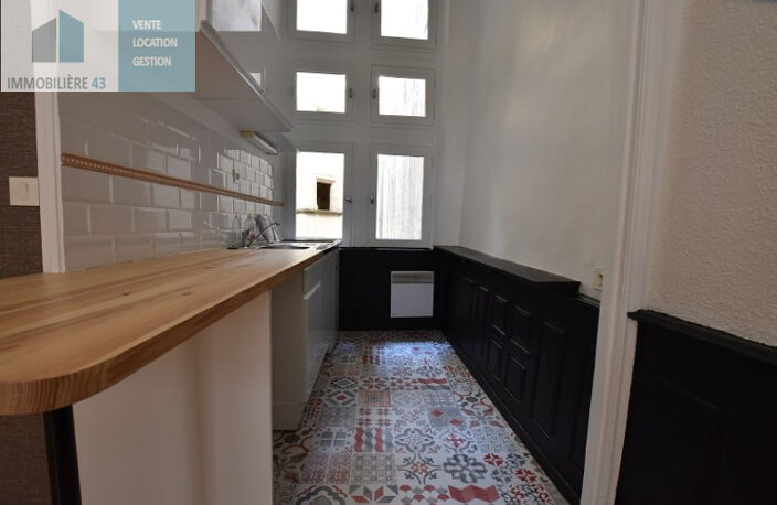 STUDIO CUIS EQUIPEE LE PUY EN VELAY - 1 pièce(s) - 35 m2 — photo 4