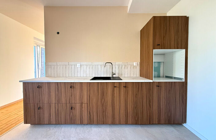 APPARTEMENT RÉNOVÉ AVEC BALCON - JEAN JAURES — photo 3