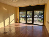 AIX SUD LOCAL 79M² PARKING — photo 2