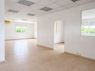 GARDANNE BUREAUX 110M² CLIMATISES PARKING — photo 2