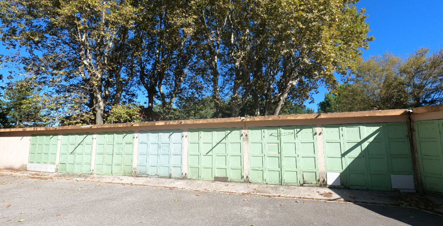 Garage - Box Pont de l'Arc — photo 1
