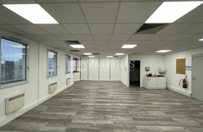 BUREAUX à LOUER — photo 2