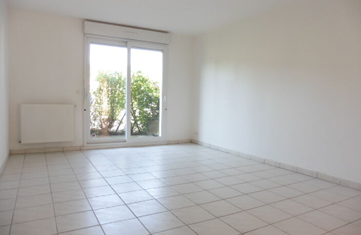 Appartement LAISSAC - 3 pièce(s) - 62.83 m²  - Terrain privatif - Garage & parking — photo 2
