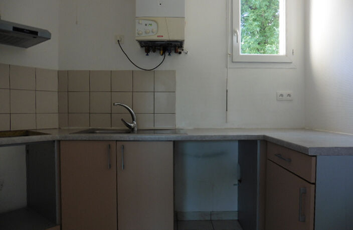 Appartement LAISSAC - 3 pièce(s) - 62.83 m²  - Terrain privatif - Garage & parking — photo 5