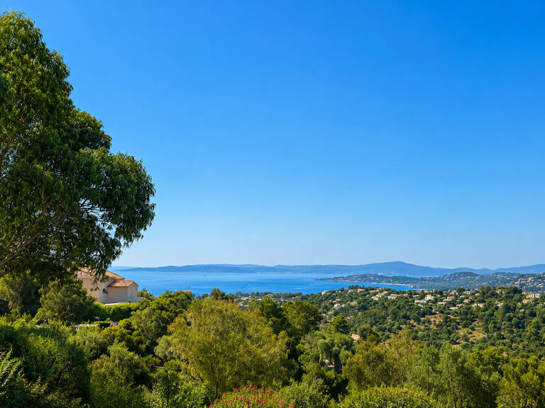 VILLA 7 PIECES 2 APPARTEMENTS INDEPENDANTS VUE SUR LE GOLFE DE SAINT TROPEZ, AUX ISSAMBRES — photo 1