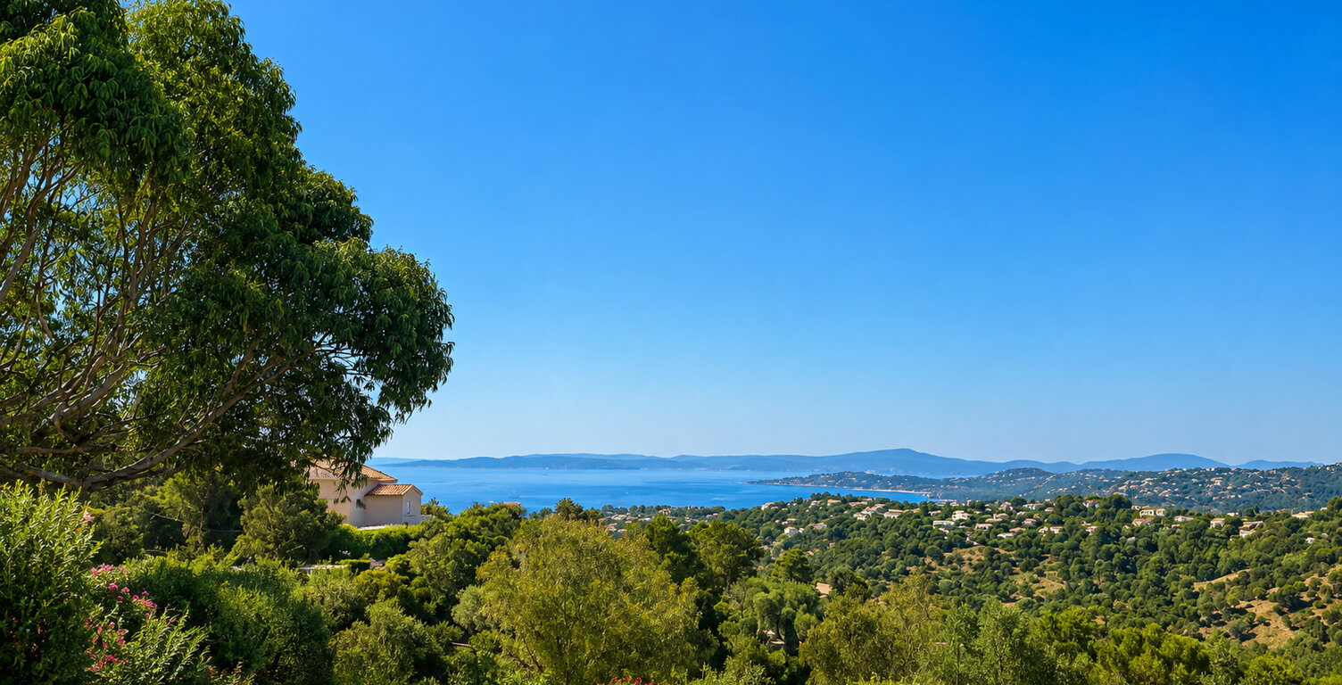 VILLA 7 PIECES 2 APPARTEMENTS INDEPENDANTS VUE SUR LE GOLFE DE SAINT TROPEZ, AUX ISSAMBRES — photo 1