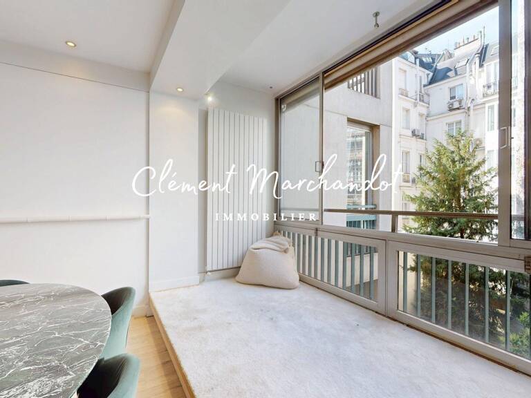 Avenue Montaigne  Appartement calme et rénové — photo 1