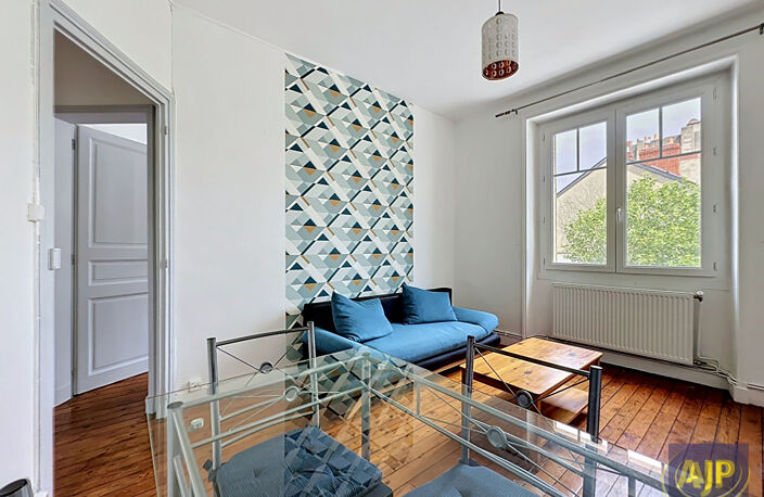 Rue Saint Charles - T2 - meublé — photo 4