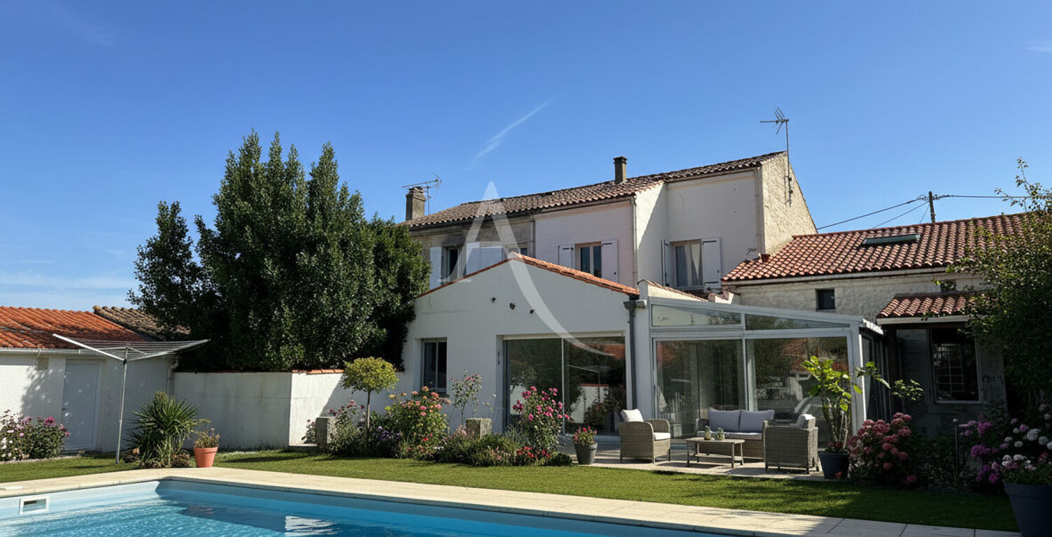 Grande maison familiale de 193.96 m2 avec piscine à Rochefort — photo 1