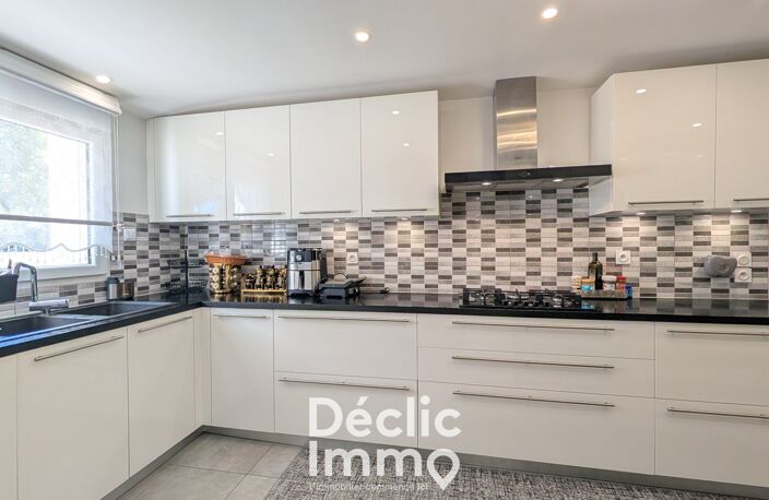 A VENDRE - MAISON NON MITOYENNE DE 150m² SANS TRAVAUX A SAINT YRIEIX — photo 3