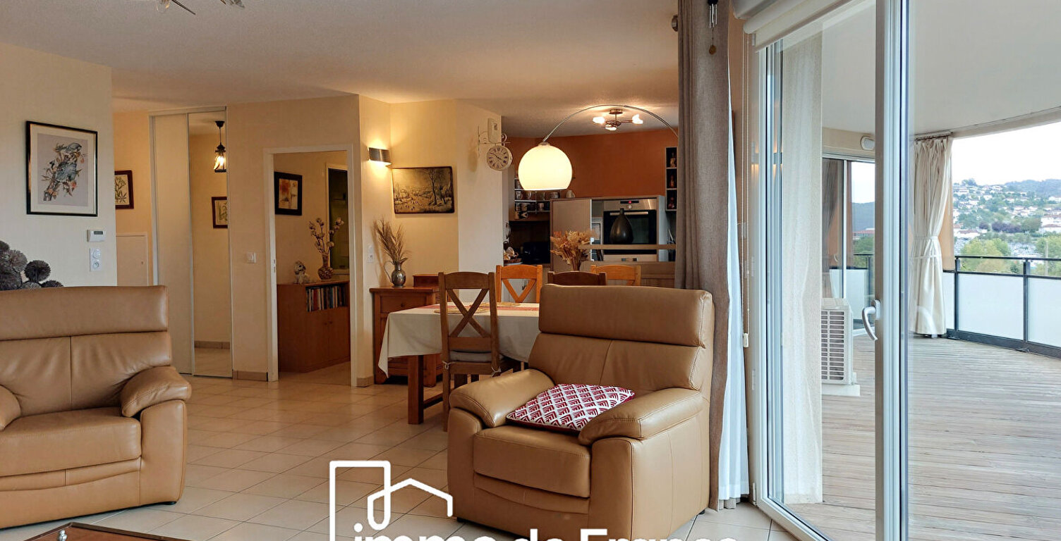 Appartement T4 de 93.69m²  avec parking et garage — photo 1