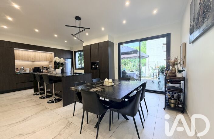 Vente Maison/villa 10 pièces — photo 2