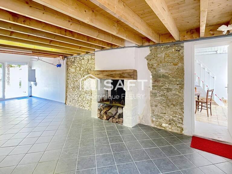 Maison 5 pièces, 3 chambres en centre bourg. — photo 1