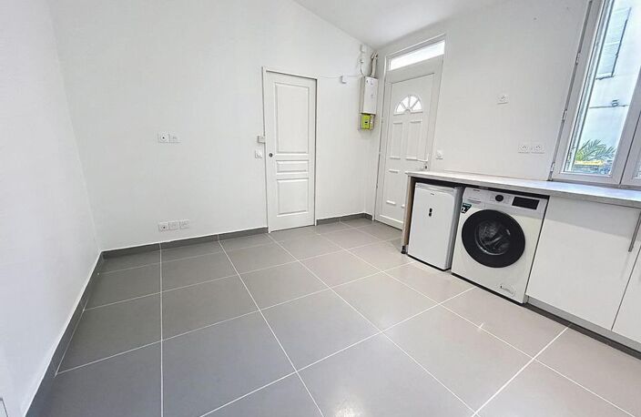 Deux pièces sur cour au calme, presque comme une petite maison ! — photo 5