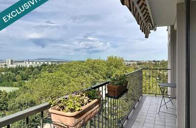 Appartement T4 de 80 M2 avec balcon + CAVE + GARAGE + PLACE DE PARKING — photo du bien
