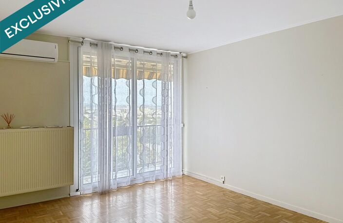 Appartement T4 de 80 M2 avec balcon + CAVE + GARAGE + PLACE DE PARKING — photo 2