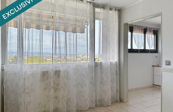 Appartement T4 de 80 M2 avec balcon + CAVE + GARAGE + PLACE DE PARKING — photo 4