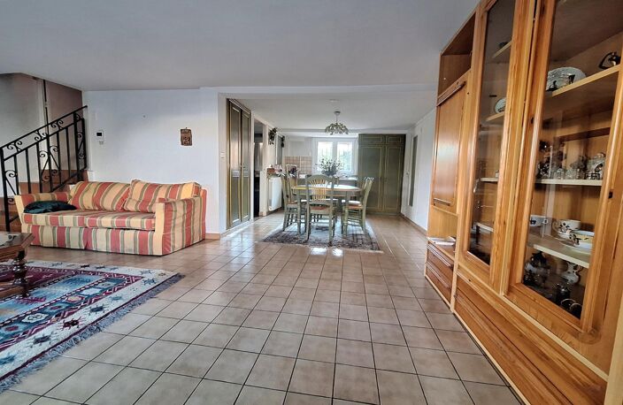 A Meyzieu Le Carreau, Maison mitoyenne, 4 chambres, jardin et PAC récente à Meyzieu Le Carreau — photo 4