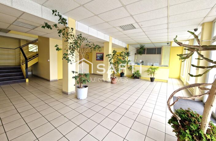 Bureau 2 pièces de 60m2 à louer - 77470 TRILPORT — photo 2