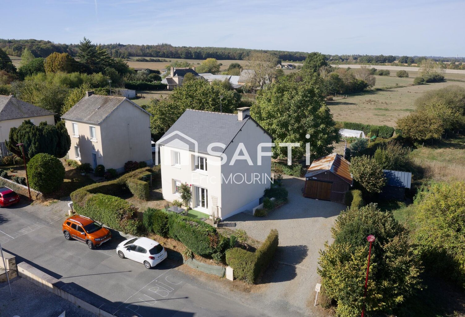 Jolie maison qui à été restaurée avec  un terrain attenant. — photo 1