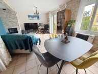 Jolie maison qui à été restaurée avec  un terrain attenant. — photo 3