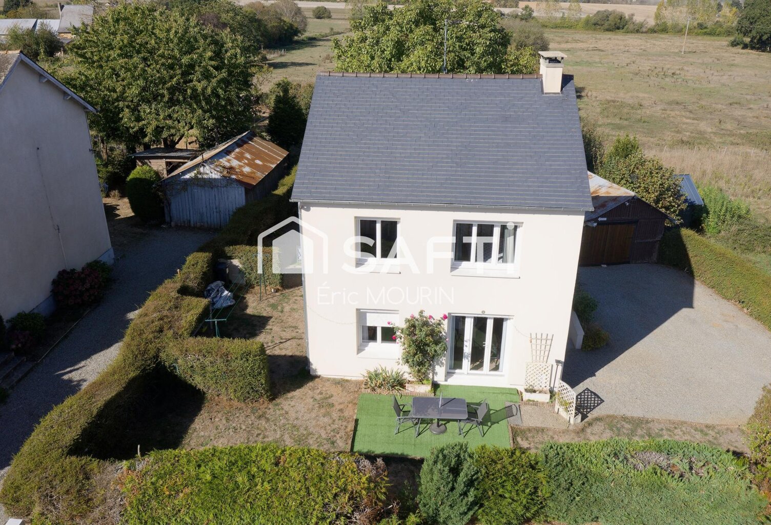 Jolie maison qui à été restaurée avec  un terrain attenant. — photo 1
