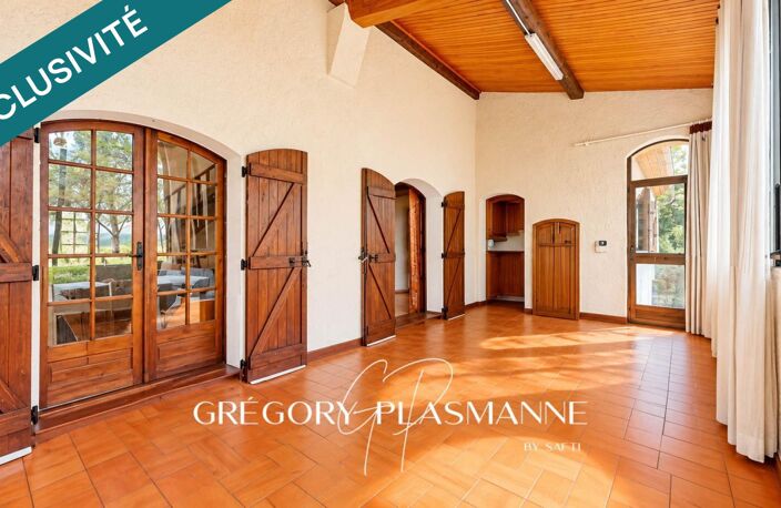 Maison de 3 chambres à rafraichir sur un terrain constructible de 5550 m2 avec piscine ! — photo 4