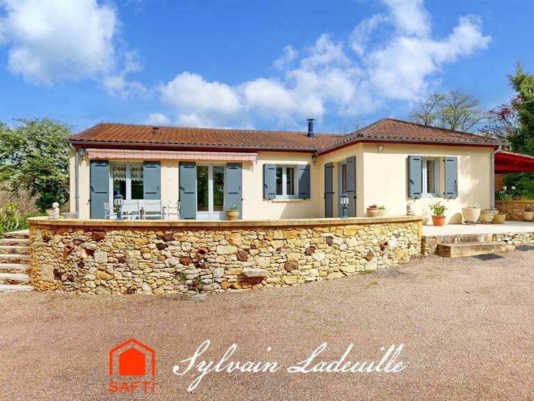 Plain-pied avec piscine, terrain arboré et grand garage — photo 1