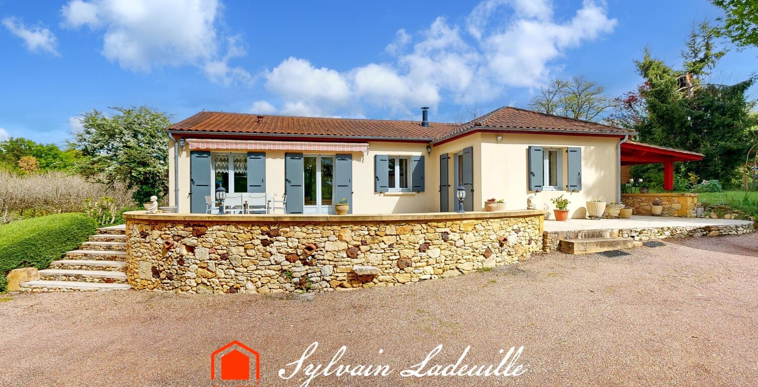Plain-pied avec piscine, terrain arboré et grand garage — photo 1