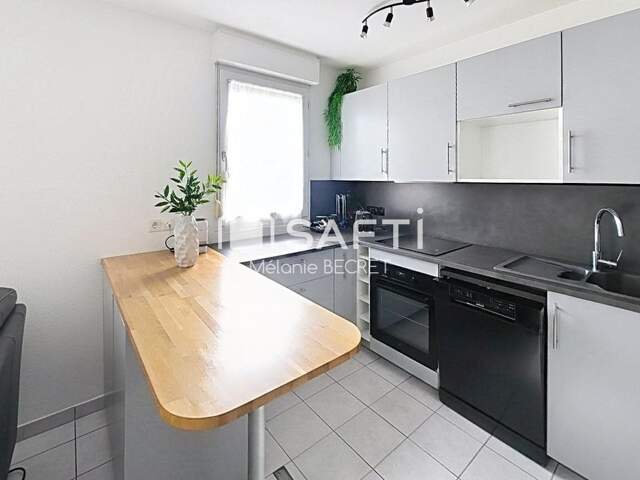 Appartement T2 bis avec une place de parking proche de la gare — photo du bien