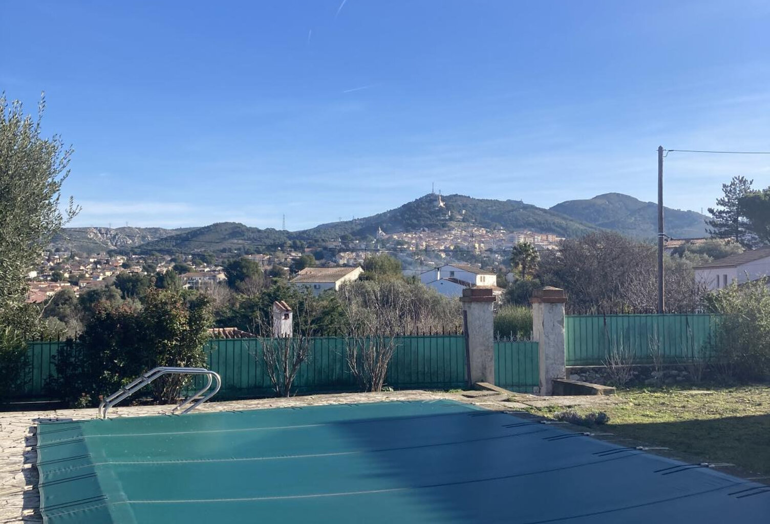 maison viager occupé dame solo ( une tête ) pour cette maison environ 70 mètres carrés sur sa charmante parcelle de 650m avec piscine — photo 1